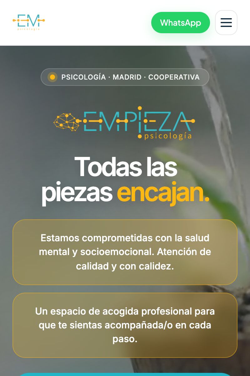 La misma portada de EMpieza Psicología vista en móvil, con el menú plegado y los botones de reserva y WhatsApp.