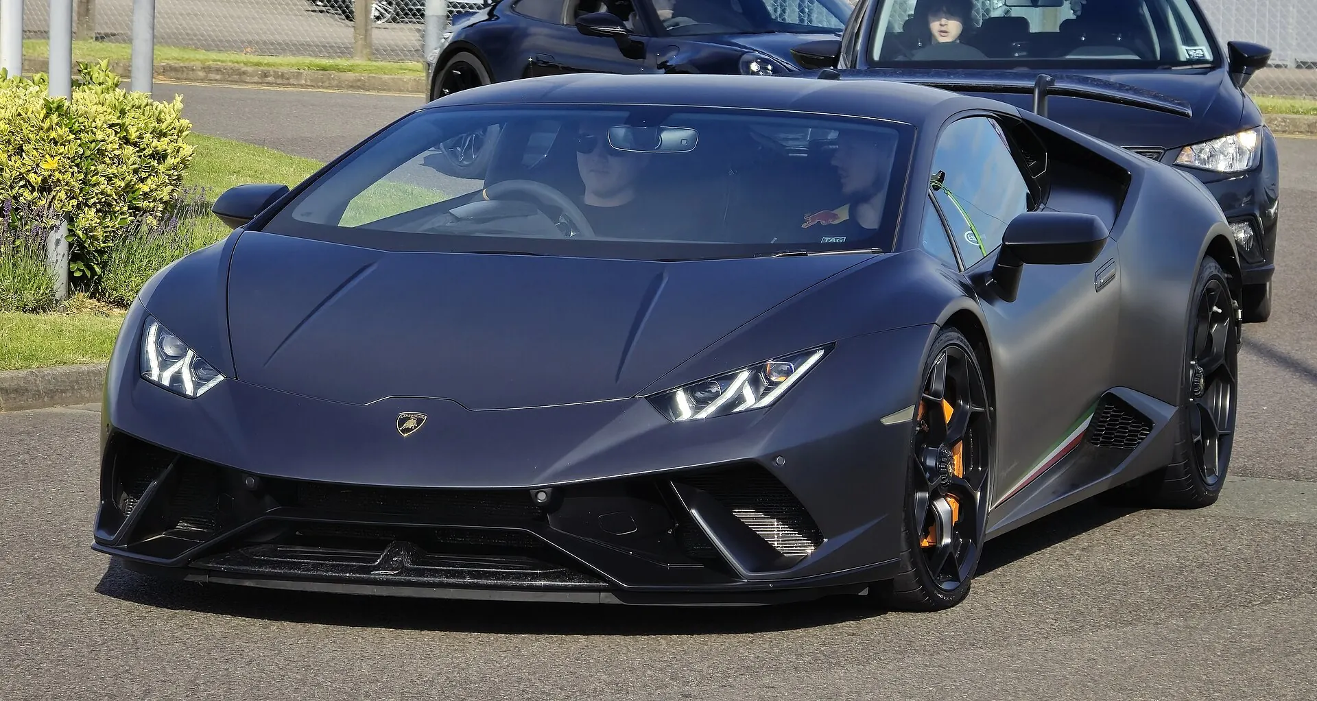 Lamborghini Huracán negro vinilado en satinado